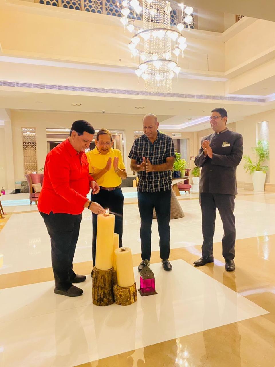 होटल Doubletree By Hilton