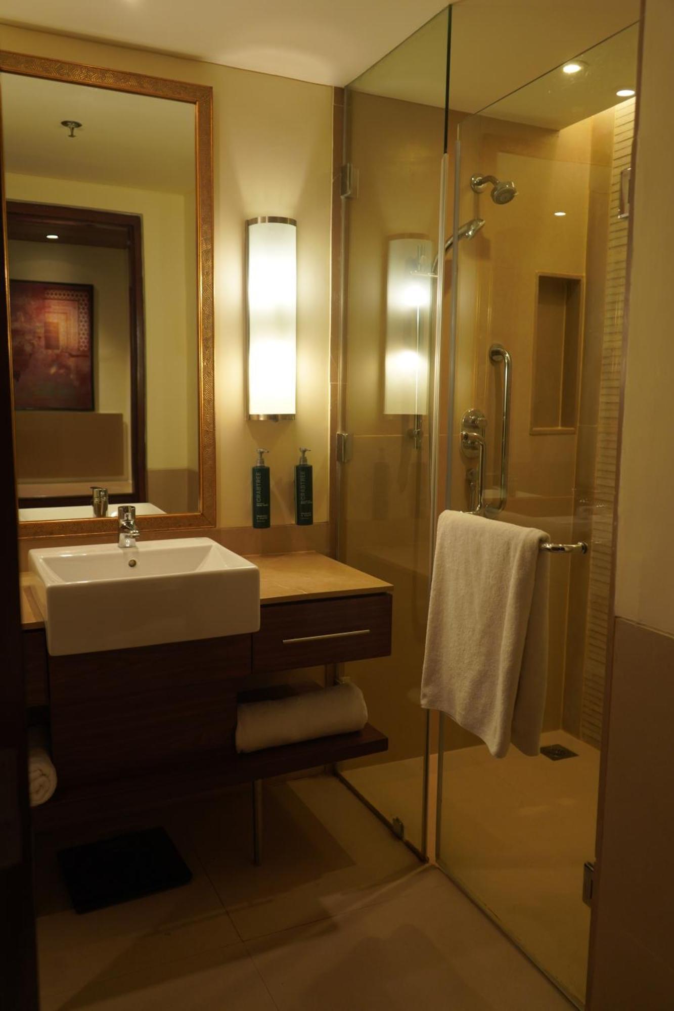 Doubletree By Hilton होटल 5*