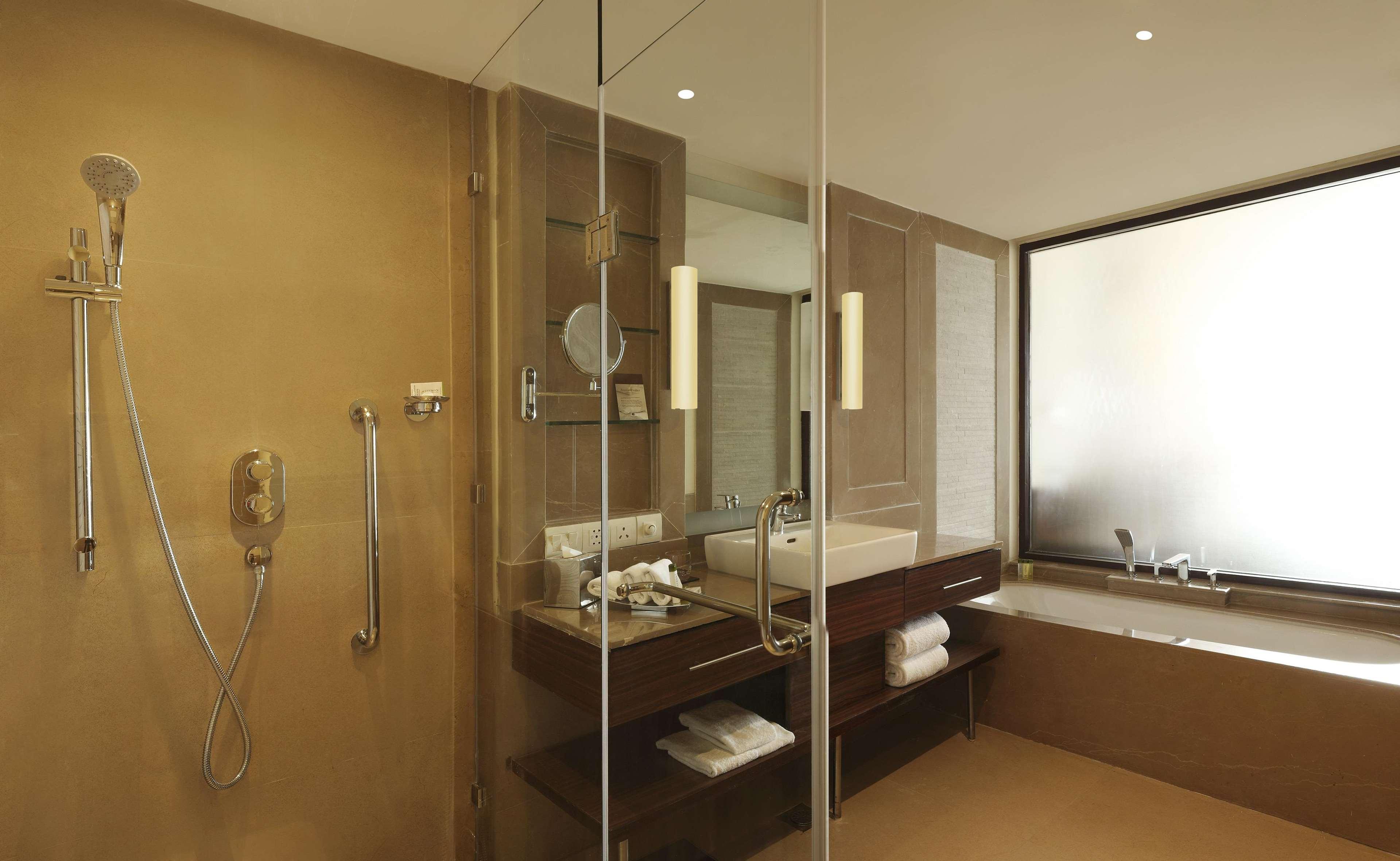 Doubletree By Hilton Agra Hotel
