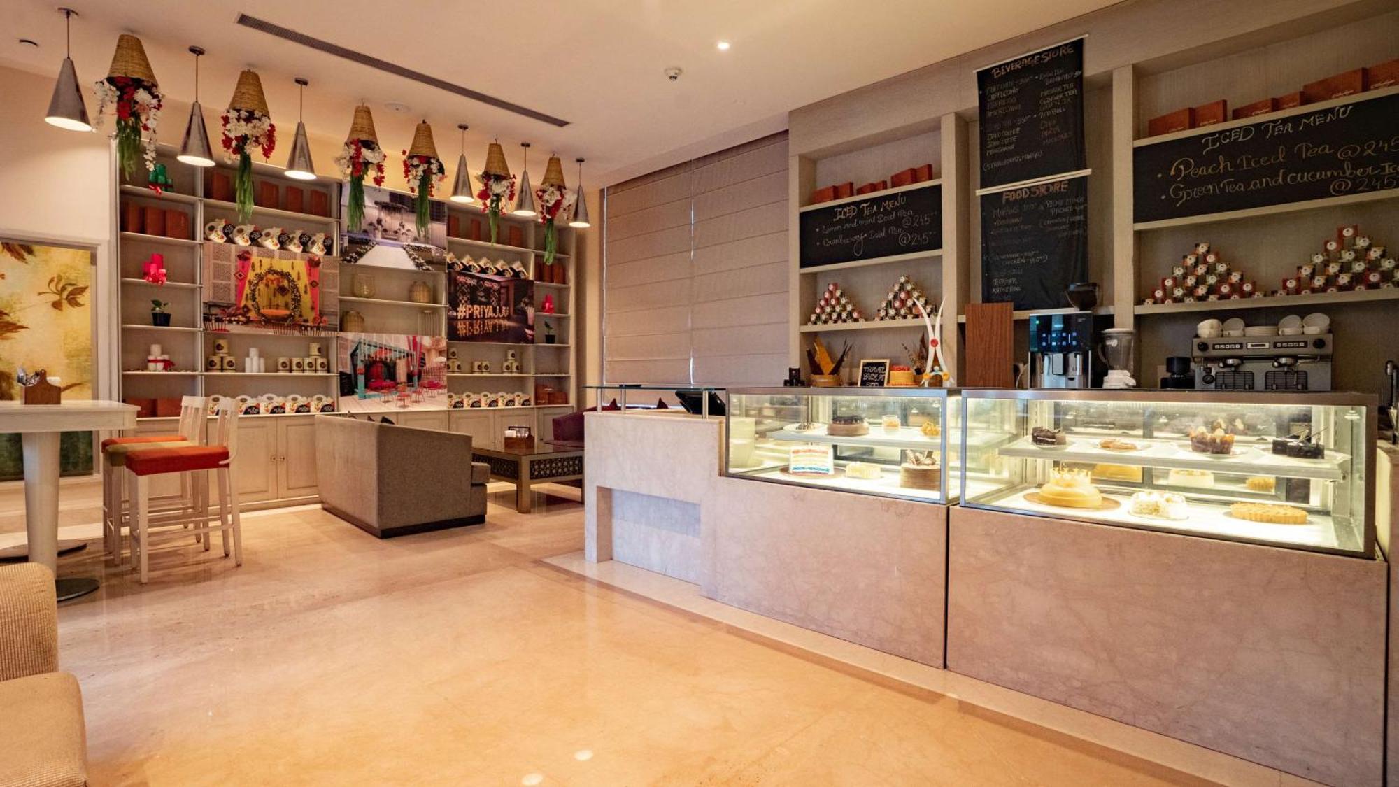 Hotel Doubletree By Hilton Agra 5*
