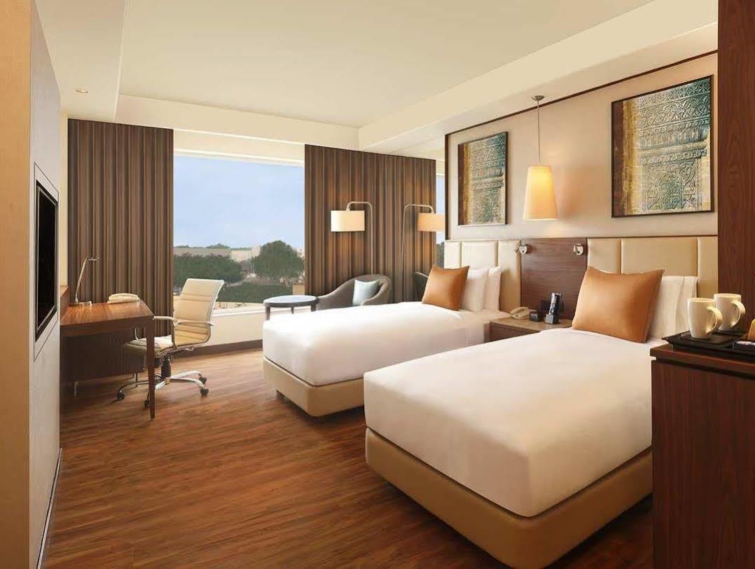 Hotel Doubletree By Hilton Agra 5*